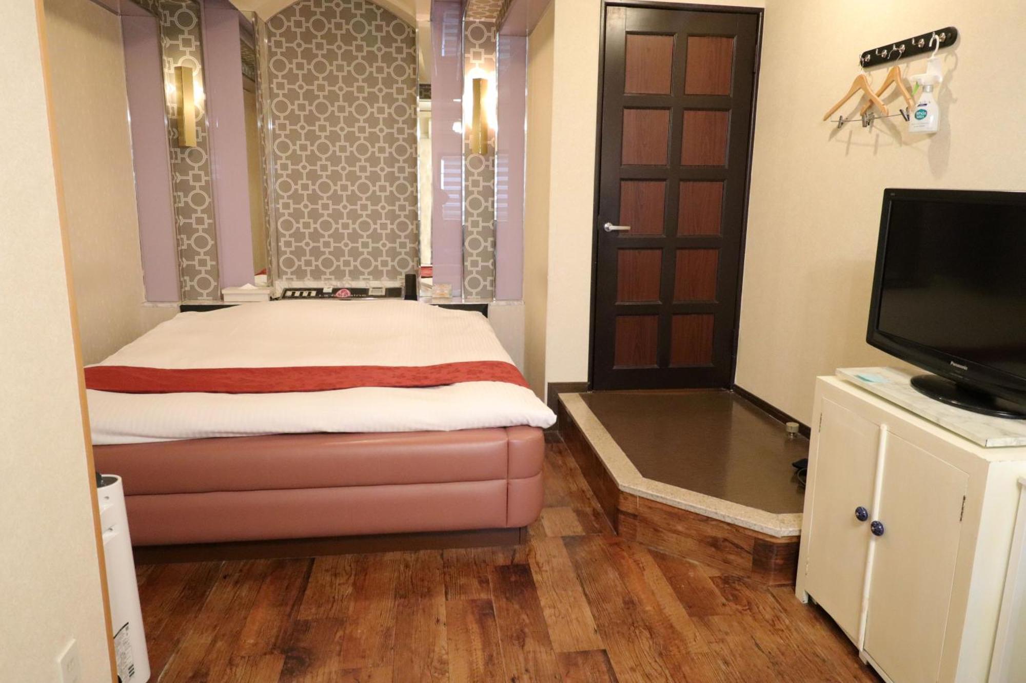 סווה 天然個室温泉 Hotel Lafontaine 諏訪 (Adults Only) מראה חיצוני תמונה